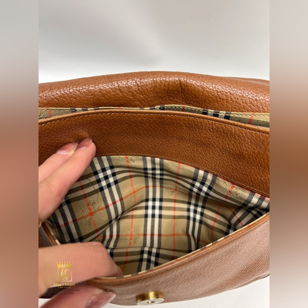 Burberry pebbled Crossbody Bag - Picture 9 of 16